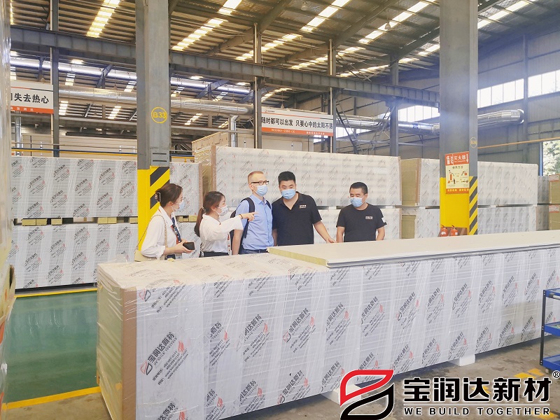 出口海外荷蘭客戶來訪寶潤達(dá)參觀考察